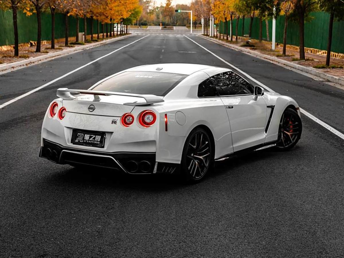 日產(chǎn) GT-R  2012款 3.8T Premium Edition圖片