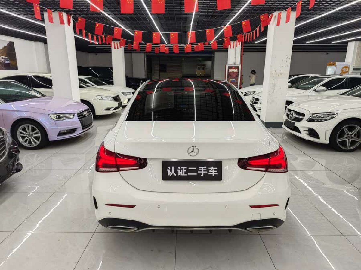 奔馳 奔馳A級  2021款 A 200 L 運動轎車時尚型圖片