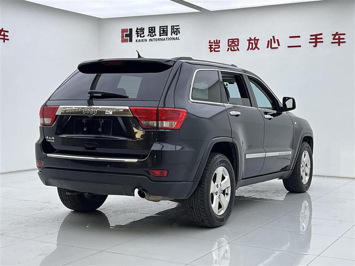 Jeep 大切諾基  2013款 3.6L 舒享導(dǎo)航版圖片