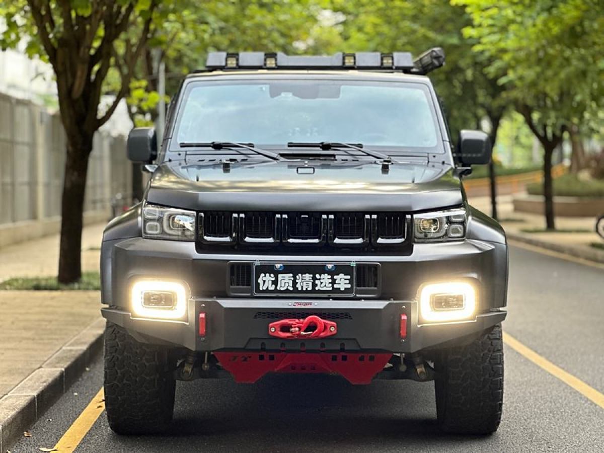 2022年6月北京 BJ40  2021款 2.0D 自動四驅(qū)刀鋒英雄版?zhèn)b客型