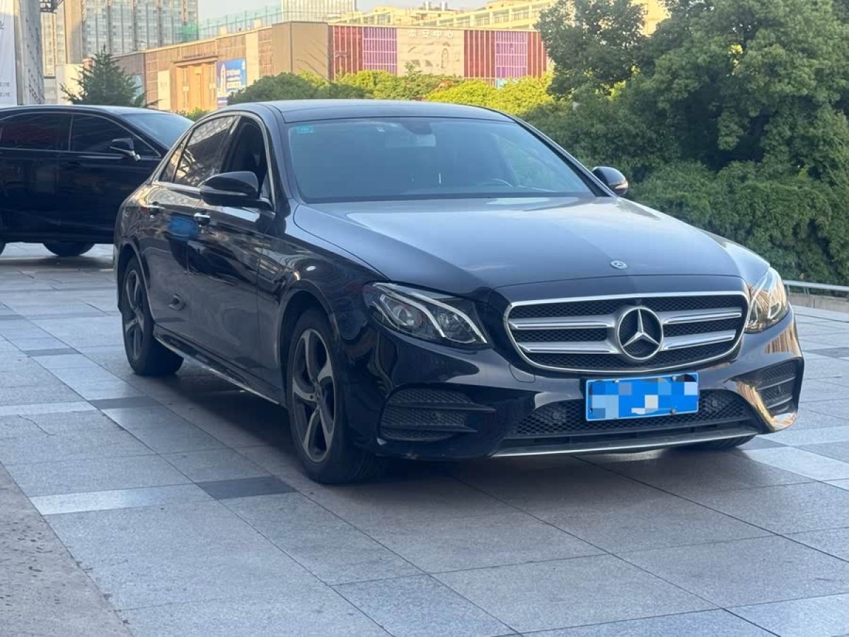 奔馳 奔馳E級  2019款 改款 E 300 L 運動時尚型圖片