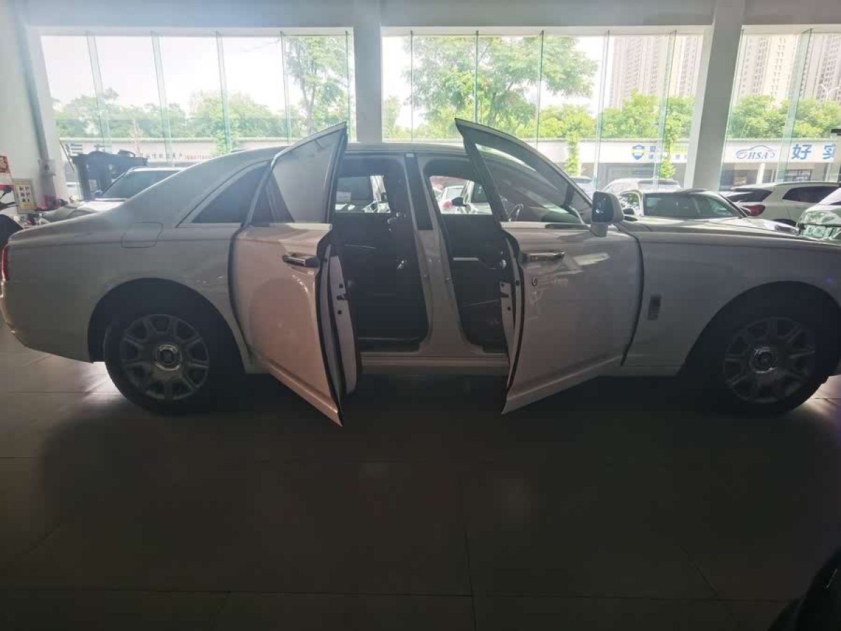勞斯萊斯 古思特  2015款 Series II 加長(zhǎng)版圖片