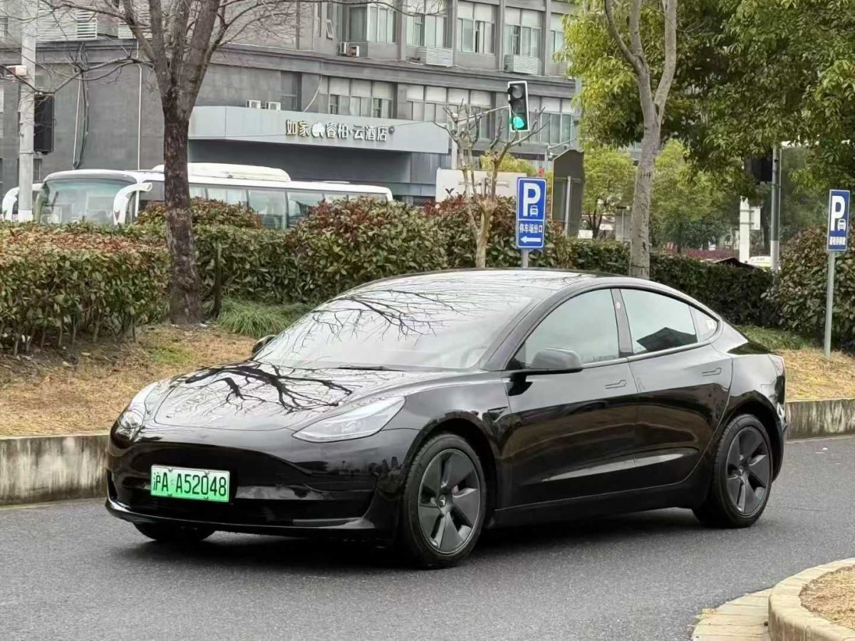 2022年9月特斯拉 Model 3  2022款 Performance高性能全輪驅(qū)動版