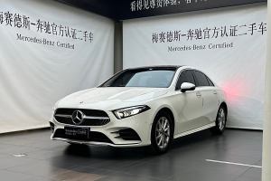 奔馳A級(jí) 奔馳 A 200 L 運(yùn)動(dòng)轎車時(shí)尚型