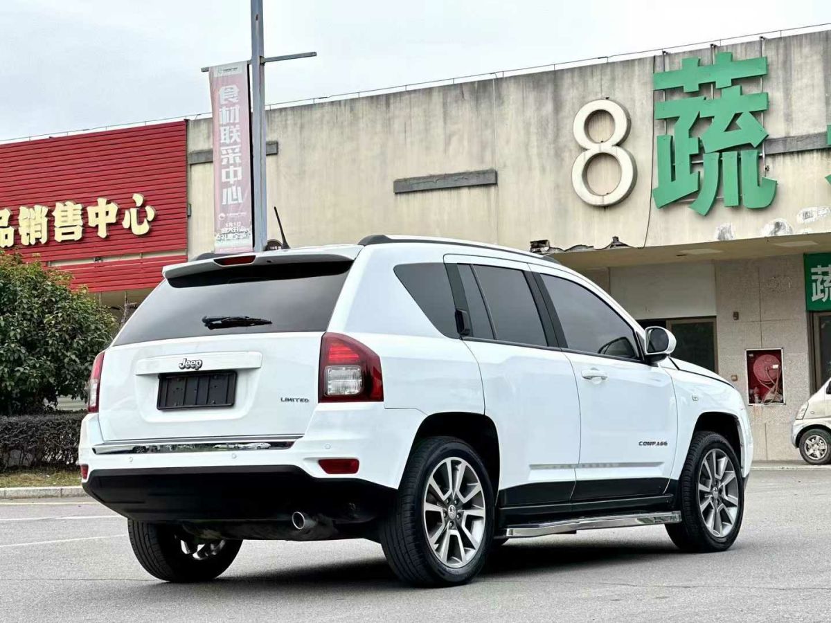 Jeep 指南者  2015款 2.0L 兩驅(qū)豪華版圖片