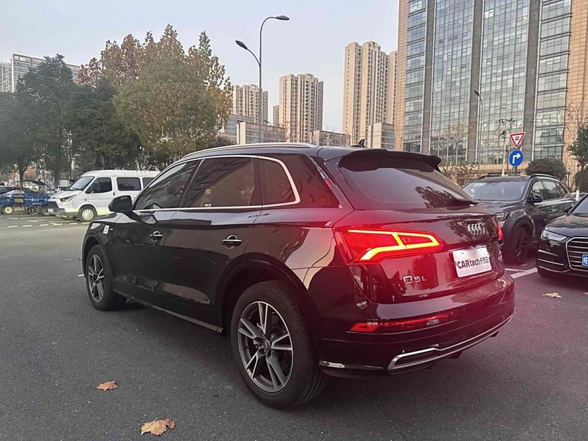 奧迪 奧迪Q5L  2020款 改款 40 TFSI 榮享時(shí)尚型圖片