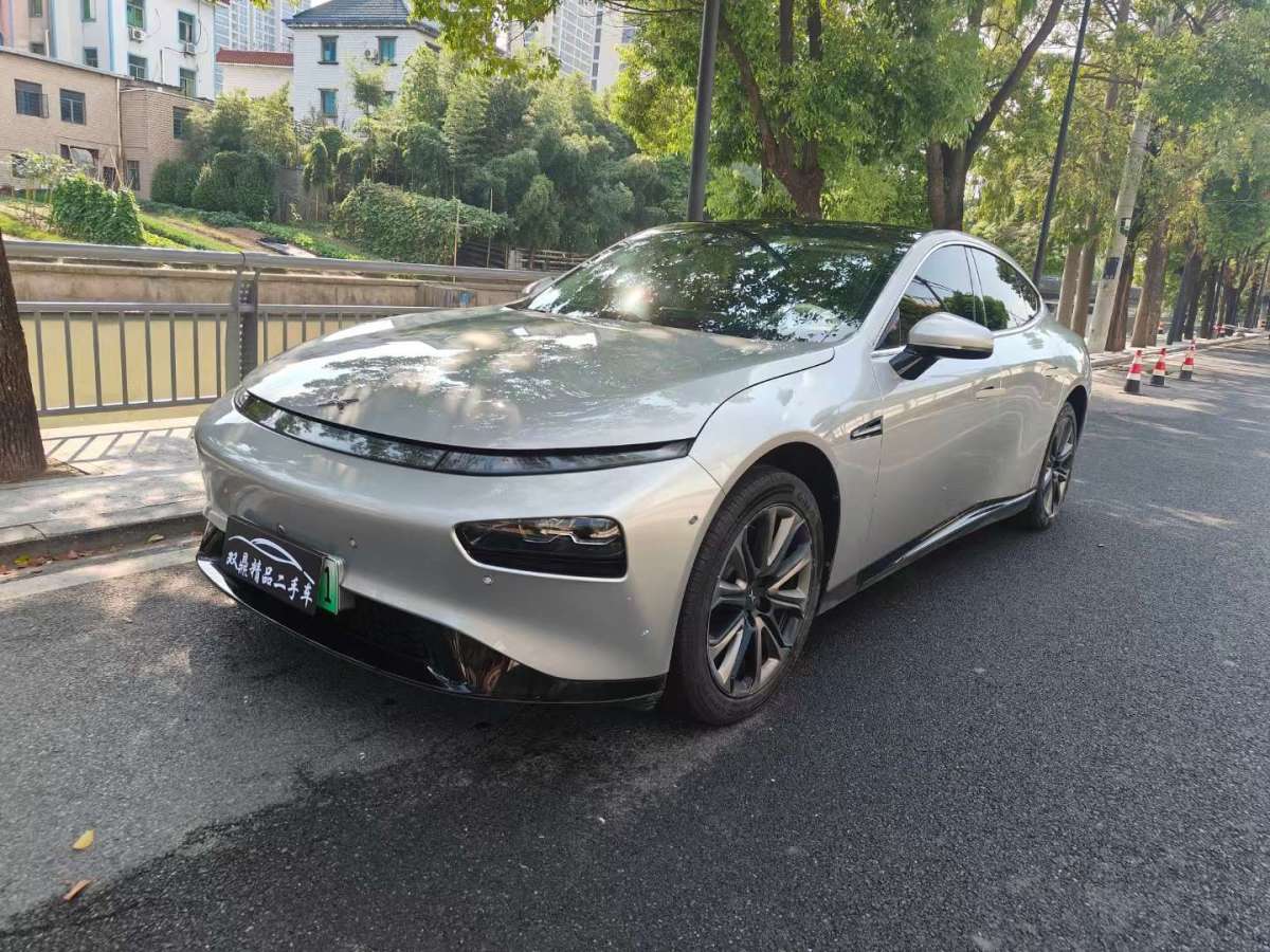 小鵬 P7  2020款 后驅(qū)長(zhǎng)續(xù)航智享版圖片