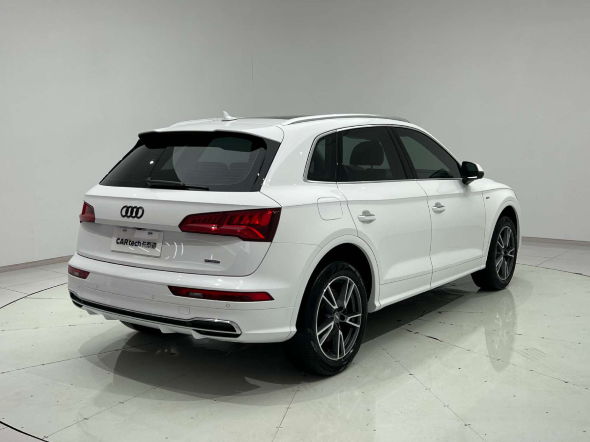 奧迪 奧迪Q5L  2018款 40 TFSI 榮享時(shí)尚型圖片