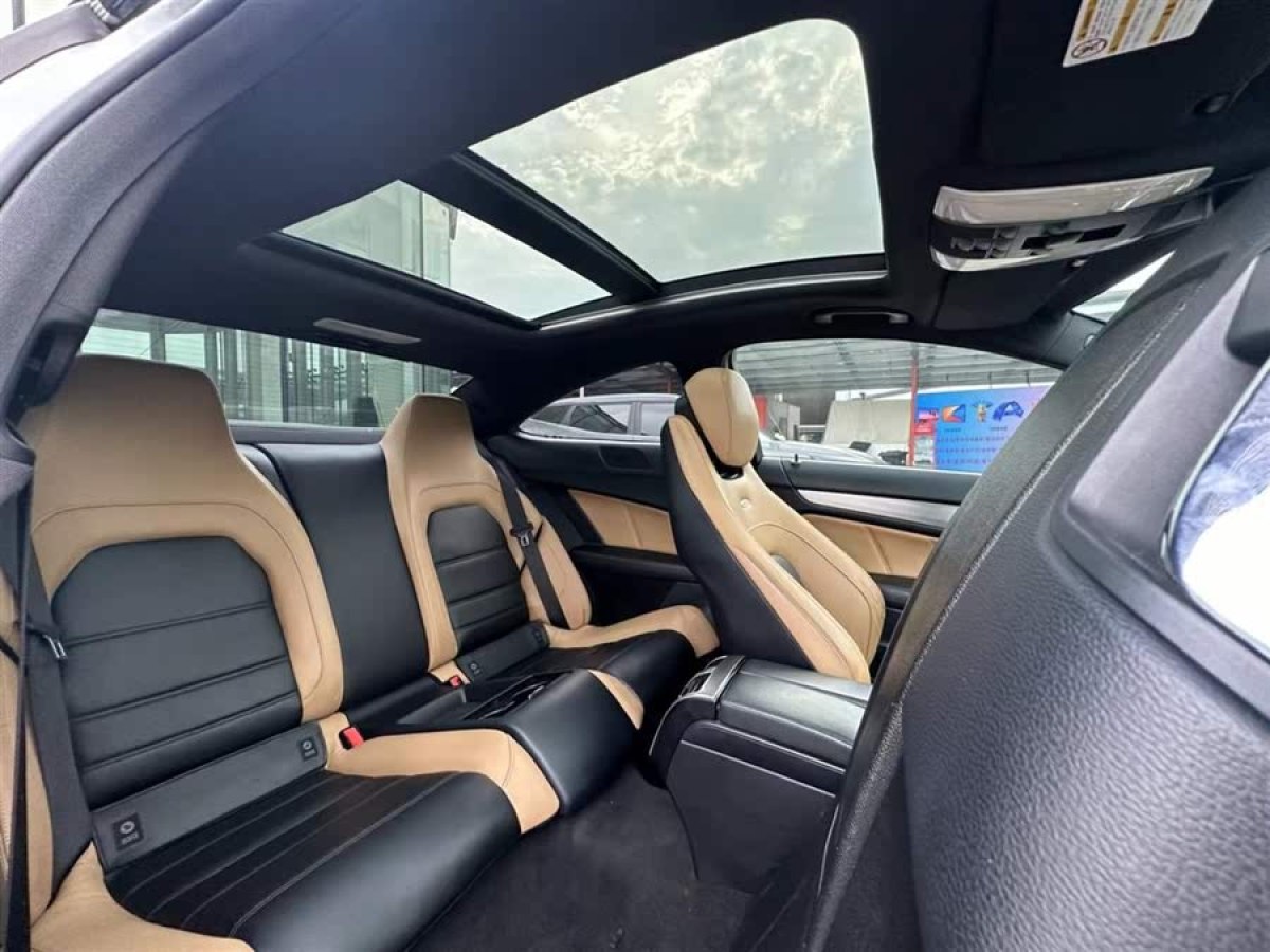 奔馳 奔馳C級(jí)AMG  2012款 AMG C 63 Coupe 動(dòng)感型圖片