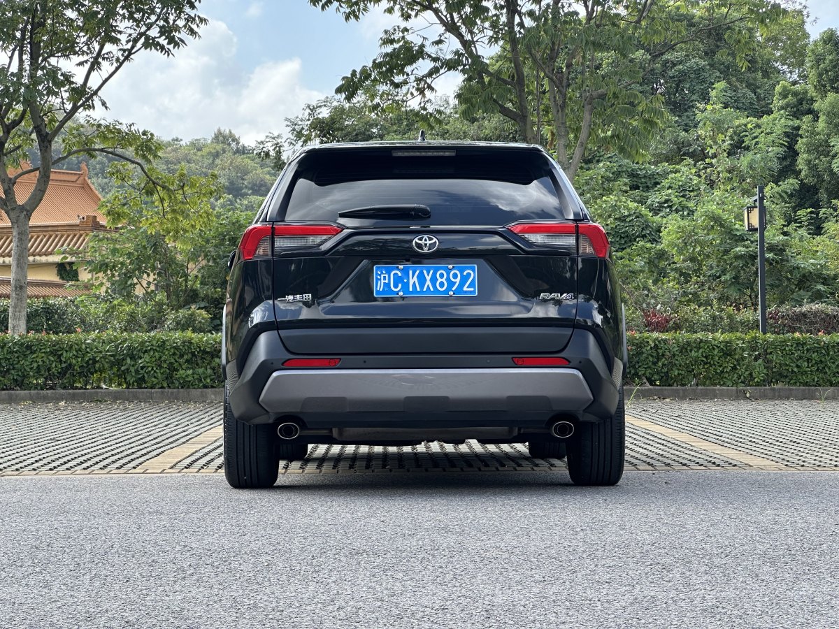 豐田 RAV4  2018款 榮放 2.0L CVT兩驅(qū)風(fēng)尚版圖片