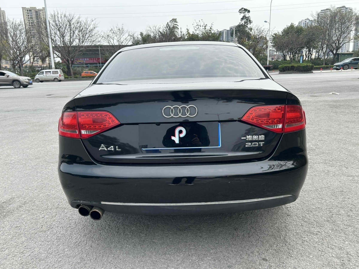 奧迪 奧迪A4L  2013款 35 TFSI 自動標(biāo)準(zhǔn)型圖片