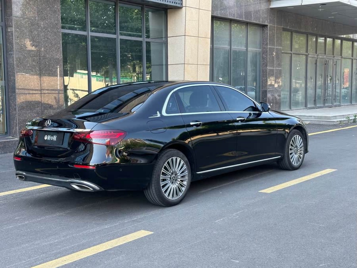 奔馳 奔馳E級(jí)  2023款 改款 E 300 L 時(shí)尚型圖片