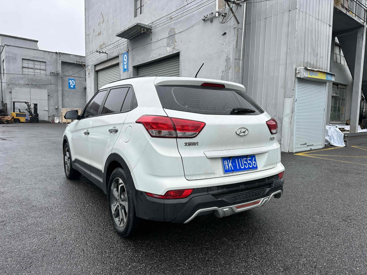 2018年6月現(xiàn)代 ix25  2015款 1.6L 自動(dòng)兩驅(qū)智能型GLS