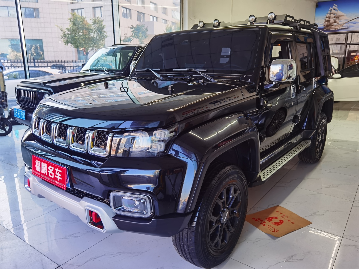 北京 BJ40  2020款 2.0T 自動四驅(qū)城市獵人版?zhèn)b客型圖片