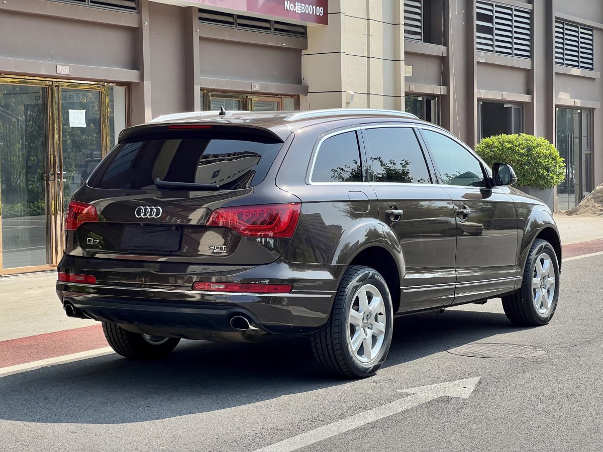 奧迪 奧迪Q7  2015款 Q7 3.0T FSI Premium 美規(guī)版圖片