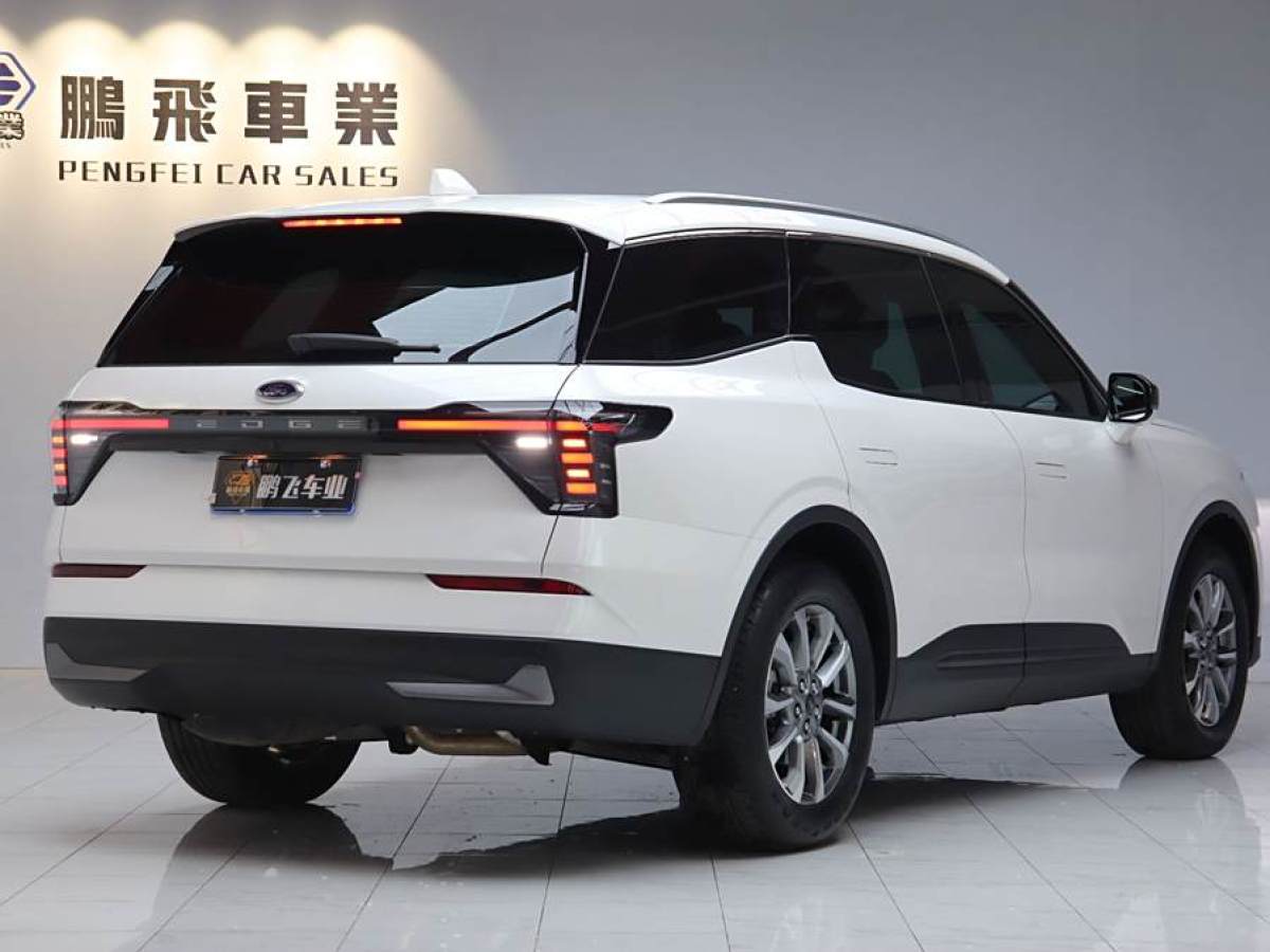 福特 銳界  2023款 銳界L 2.0T EcoBoost E-混動兩驅(qū)七座豪華型圖片