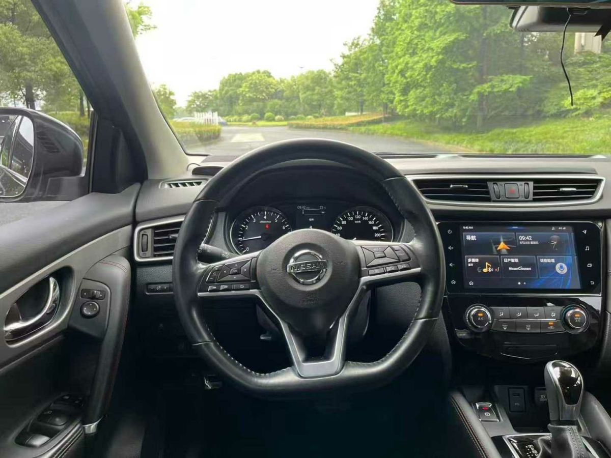 日產(chǎn) 逍客  2019款  2.0L CVT旗艦版圖片