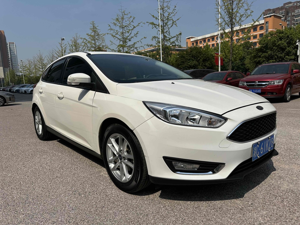 福特 ?？怂? 2015款 兩廂 1.6L 自動風(fēng)尚型圖片