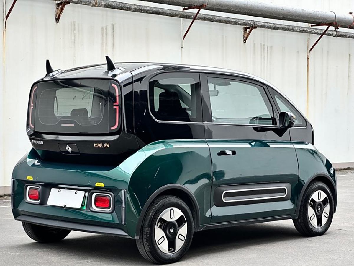 寶駿 寶駿KiWi EV  2022款 藝術(shù)家輕享版 三元鋰圖片