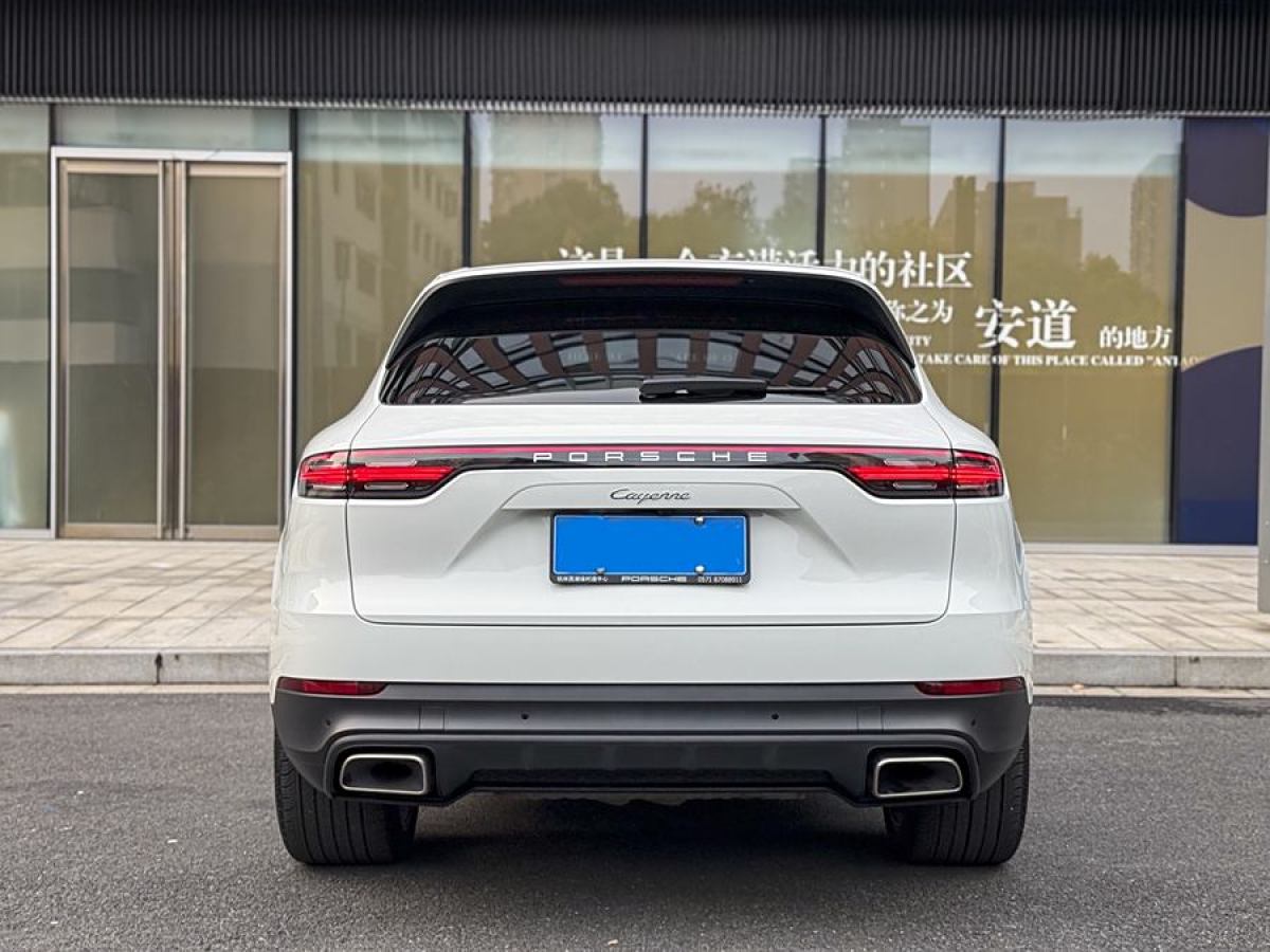 保時(shí)捷 Cayenne  2022款 Cayenne 3.0T 鉑金版圖片