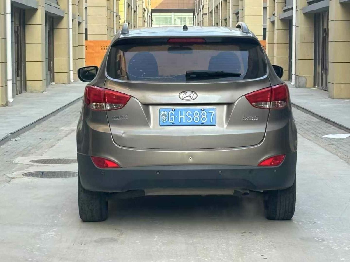 現(xiàn)代 ix35  2012款 2.0 GLS 兩驅(qū)精英天窗型圖片