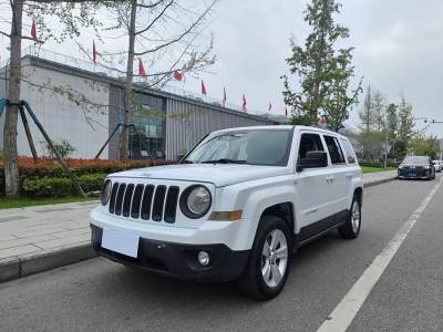 2016年4月 Jeep 自由客(進口) 2.0L 運動版圖片