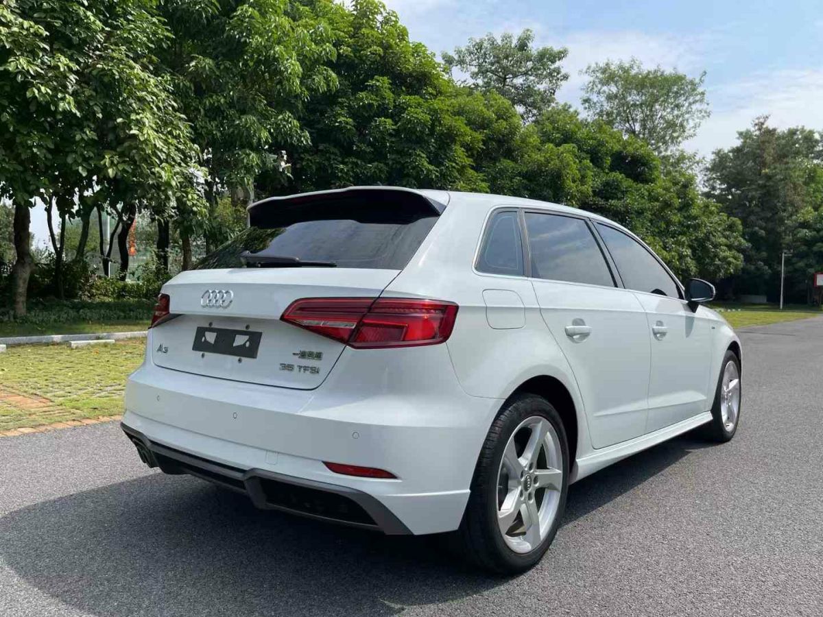 奧迪 奧迪A3  2019款 A3 35TFSI Limousine時(shí)尚型圖片