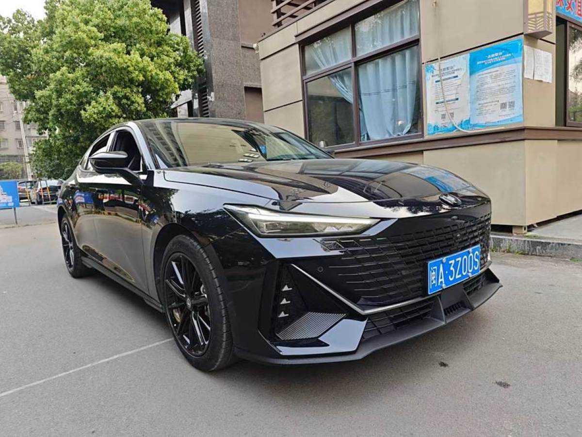 長(zhǎng)安 長(zhǎng)安UNI-V  2023款 1.5T 尊貴型圖片