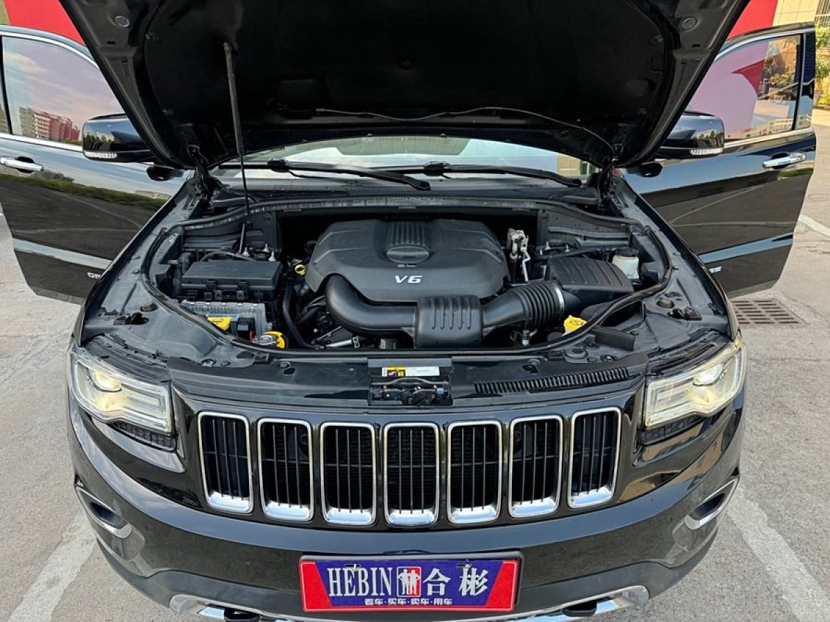 Jeep 大切諾基  2015款 3.0L 舒享導(dǎo)航版圖片