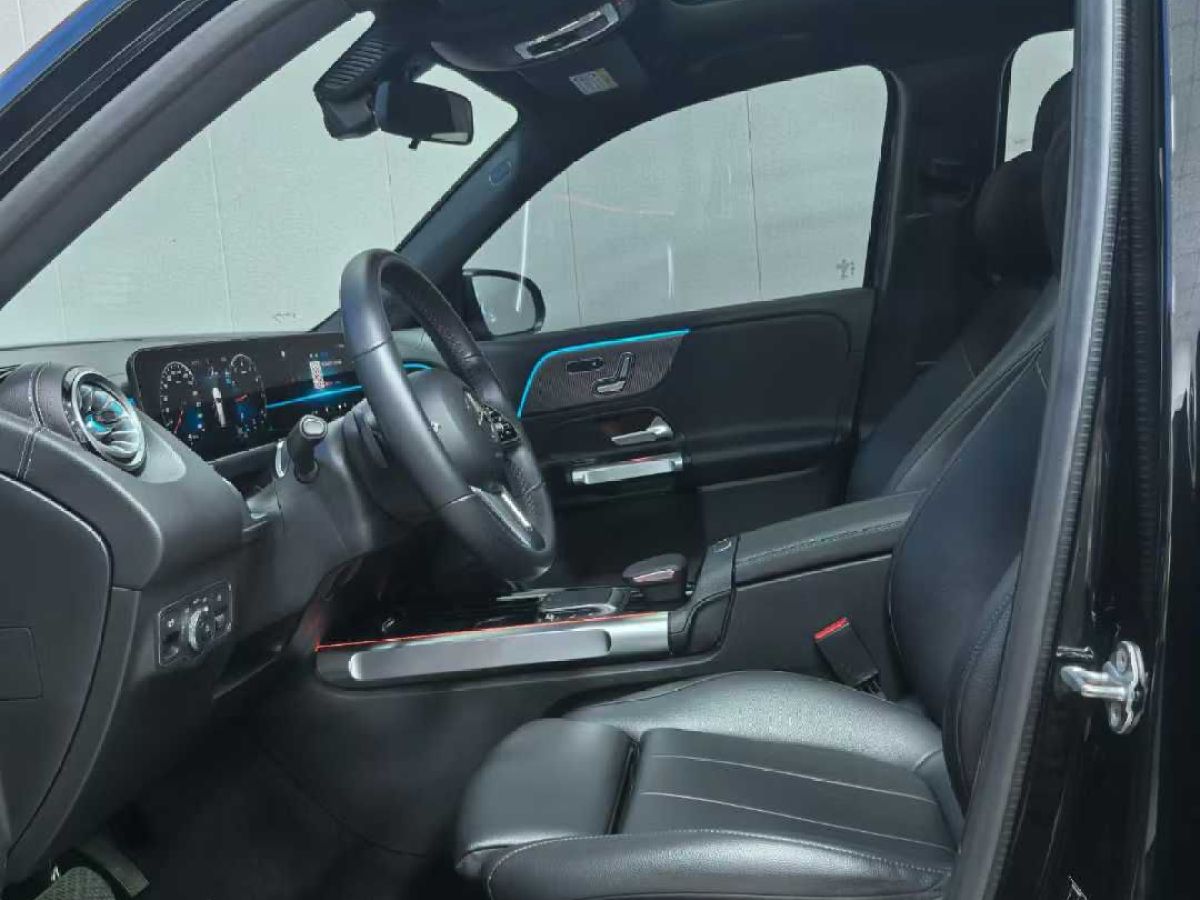 奔馳 奔馳GLC  2023款 GLC 300 4MATIC 轎跑SUV圖片
