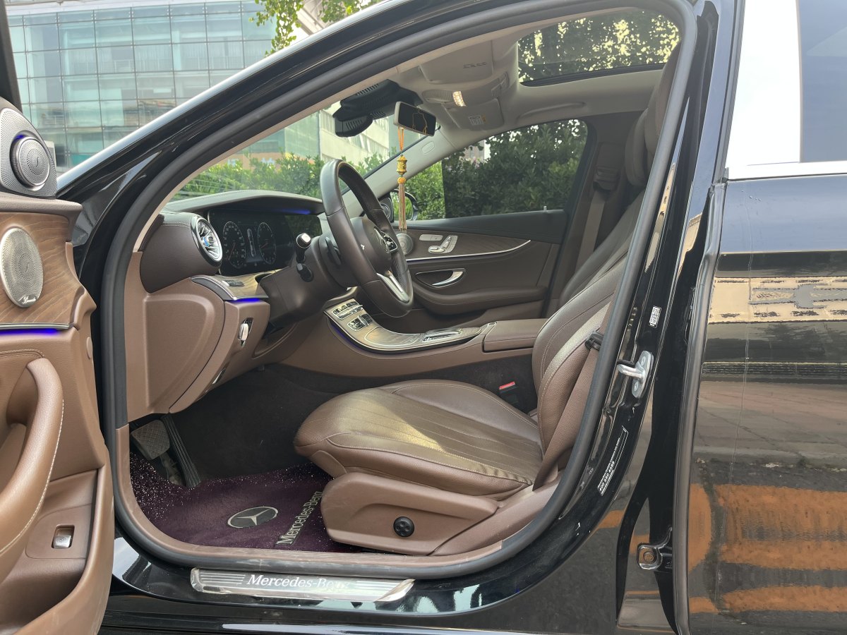 奔馳 奔馳E級(jí)  2021款 改款 E 300 L 時(shí)尚型圖片