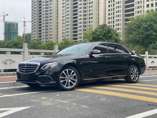 奔驰 奔驰E级  2019款 E 300 L 豪华型