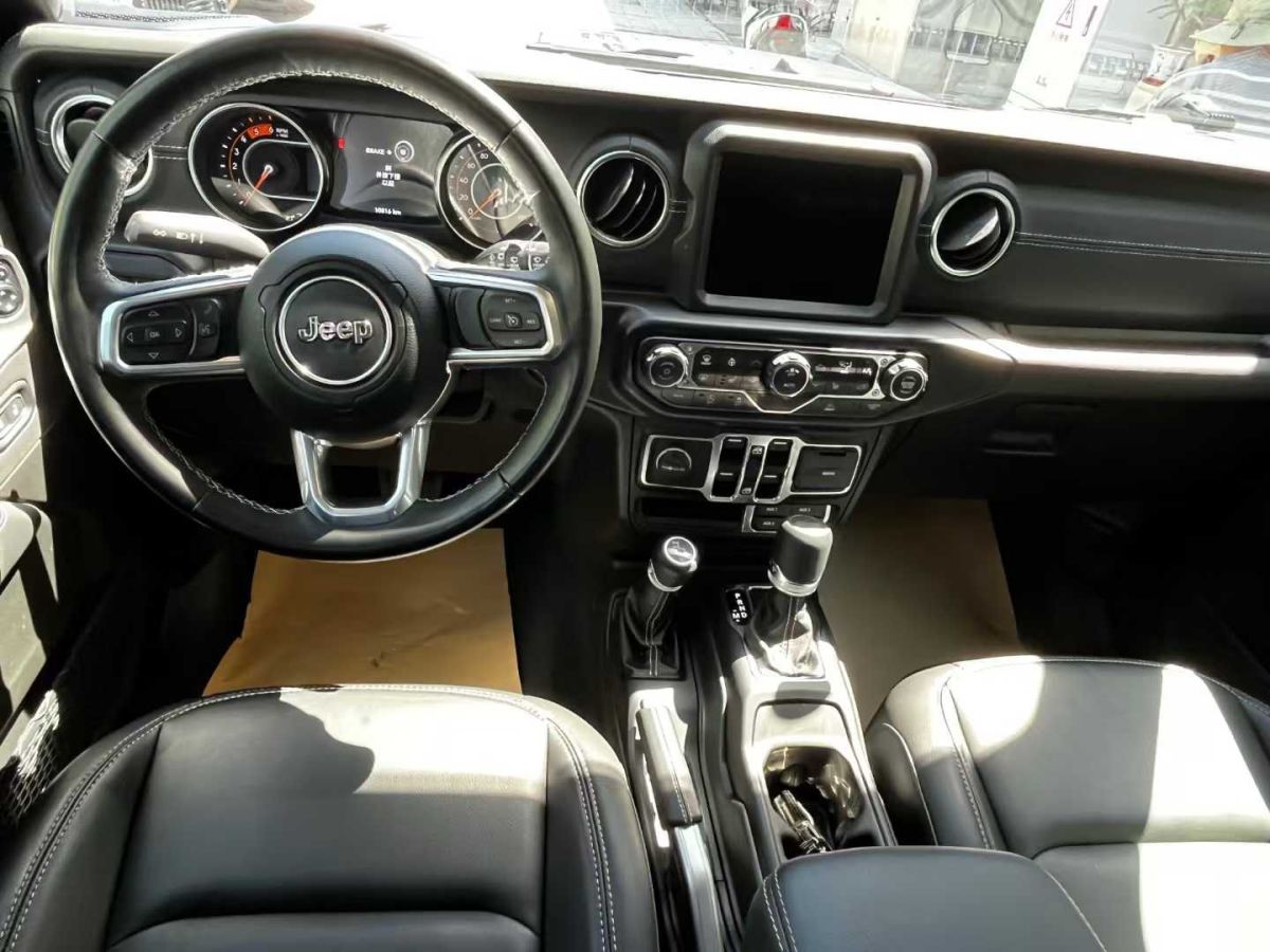 Jeep 牧馬人 圖片