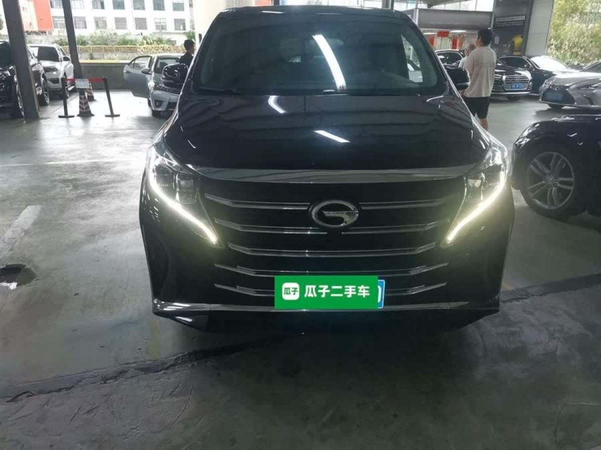 廣汽傳祺 M8  2021款 領(lǐng)秀系列 390T 尊貴版圖片