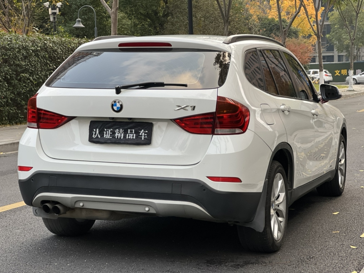 寶馬 寶馬X1  2015款 xDrive20i 時(shí)尚型圖片