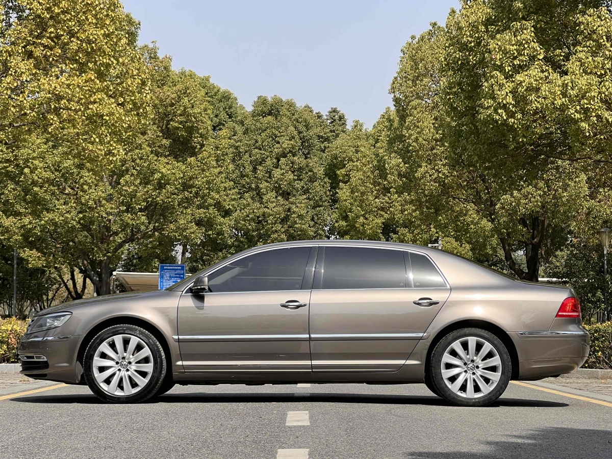 2010年10月大众 辉腾  2011款 3.6L V6 4座加长Individual版