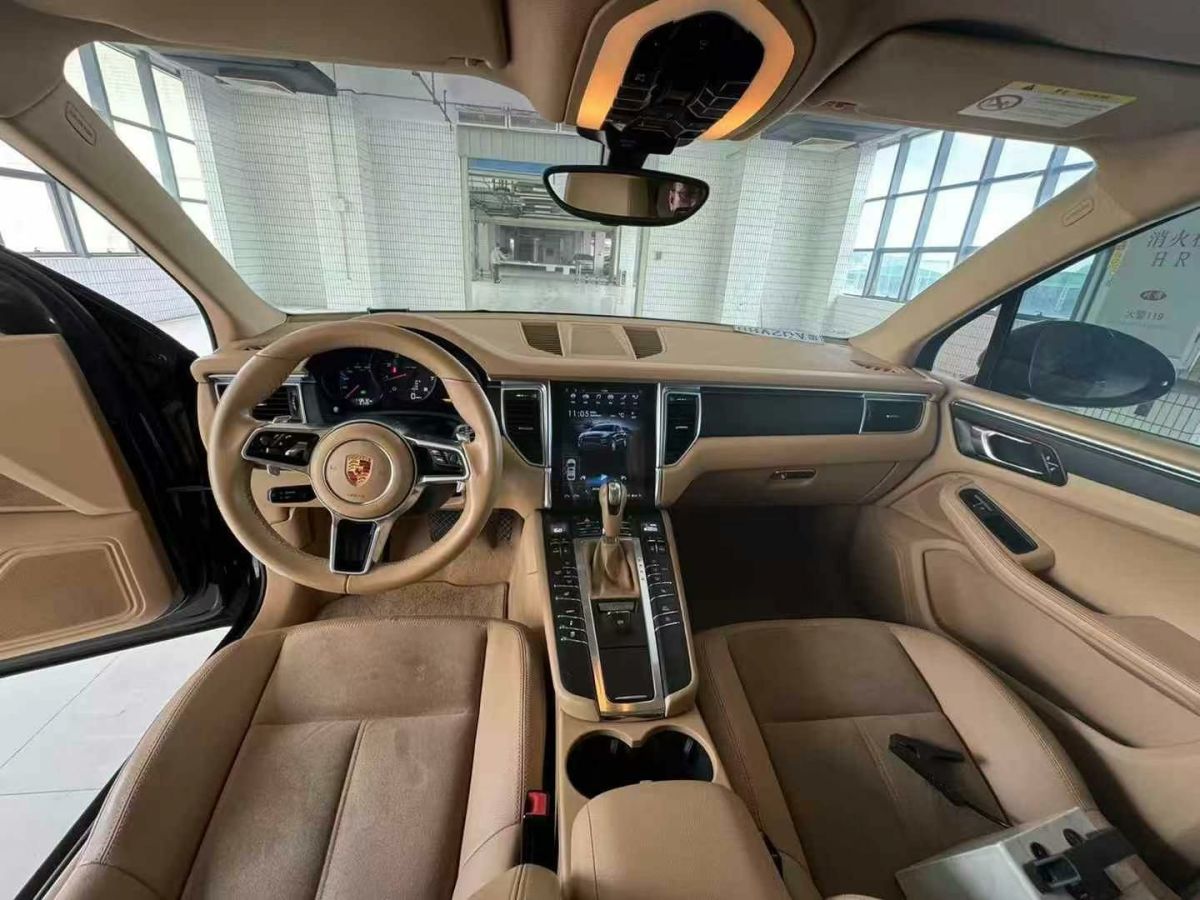 保時(shí)捷 Macan 圖片