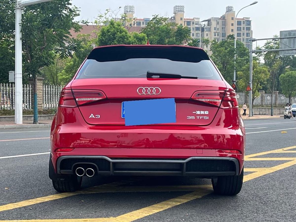 奧迪 奧迪A3  2018款 30周年年型 Sportback 35 TFSI 時(shí)尚型圖片