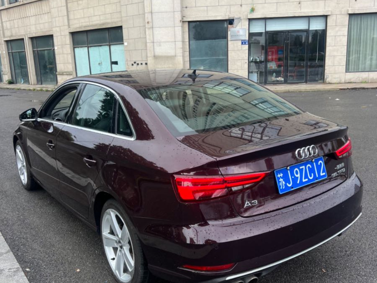 2019年5月奧迪 奧迪A3  2018款 30周年年型 Sportback 35 TFSI 時(shí)尚型