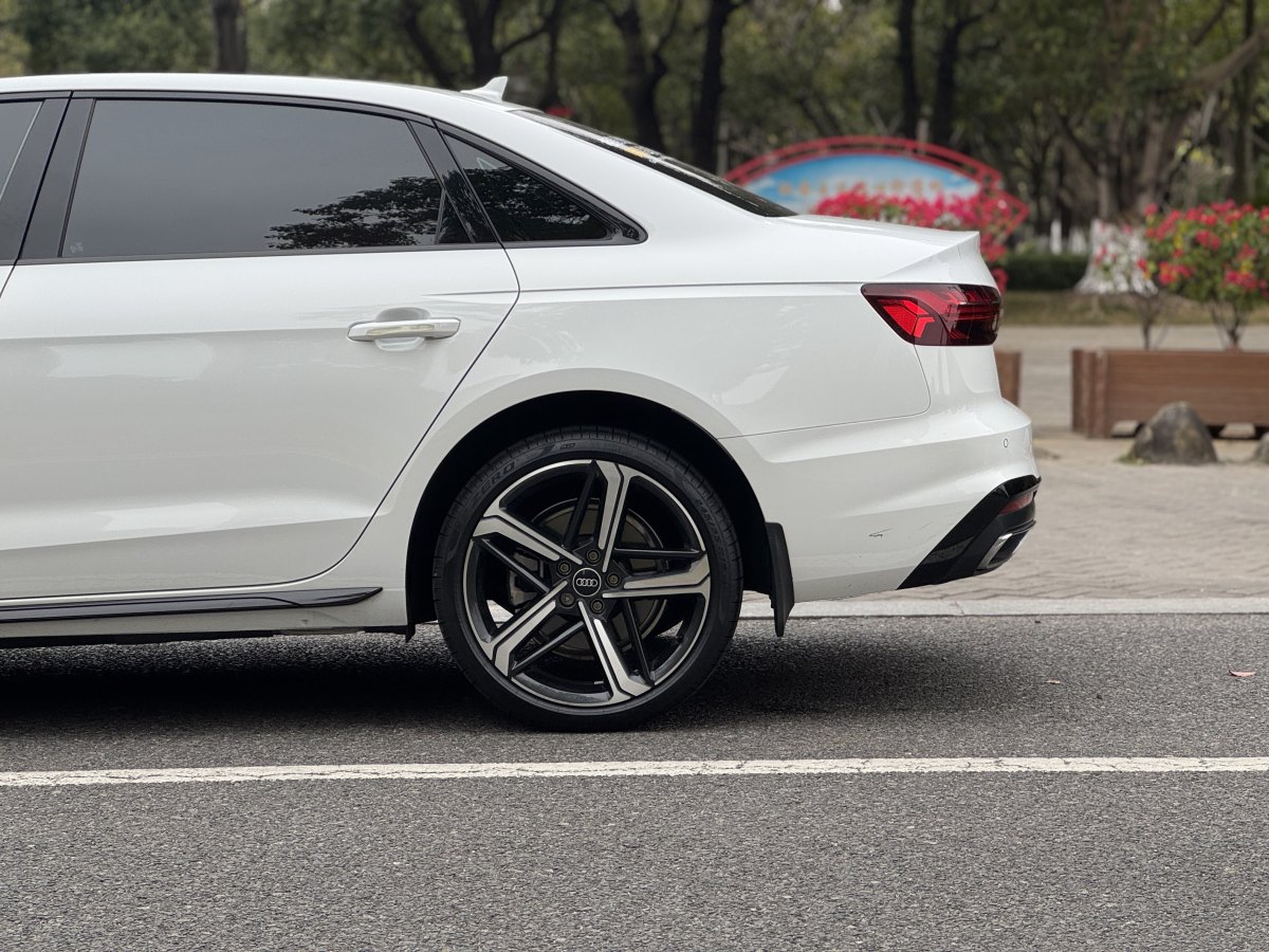 奧迪 奧迪A4L  2024款 40 TFSI 豪華動感型圖片