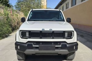 BJ40 北京 2.0T 全新刀鋒英雄版 攀登者