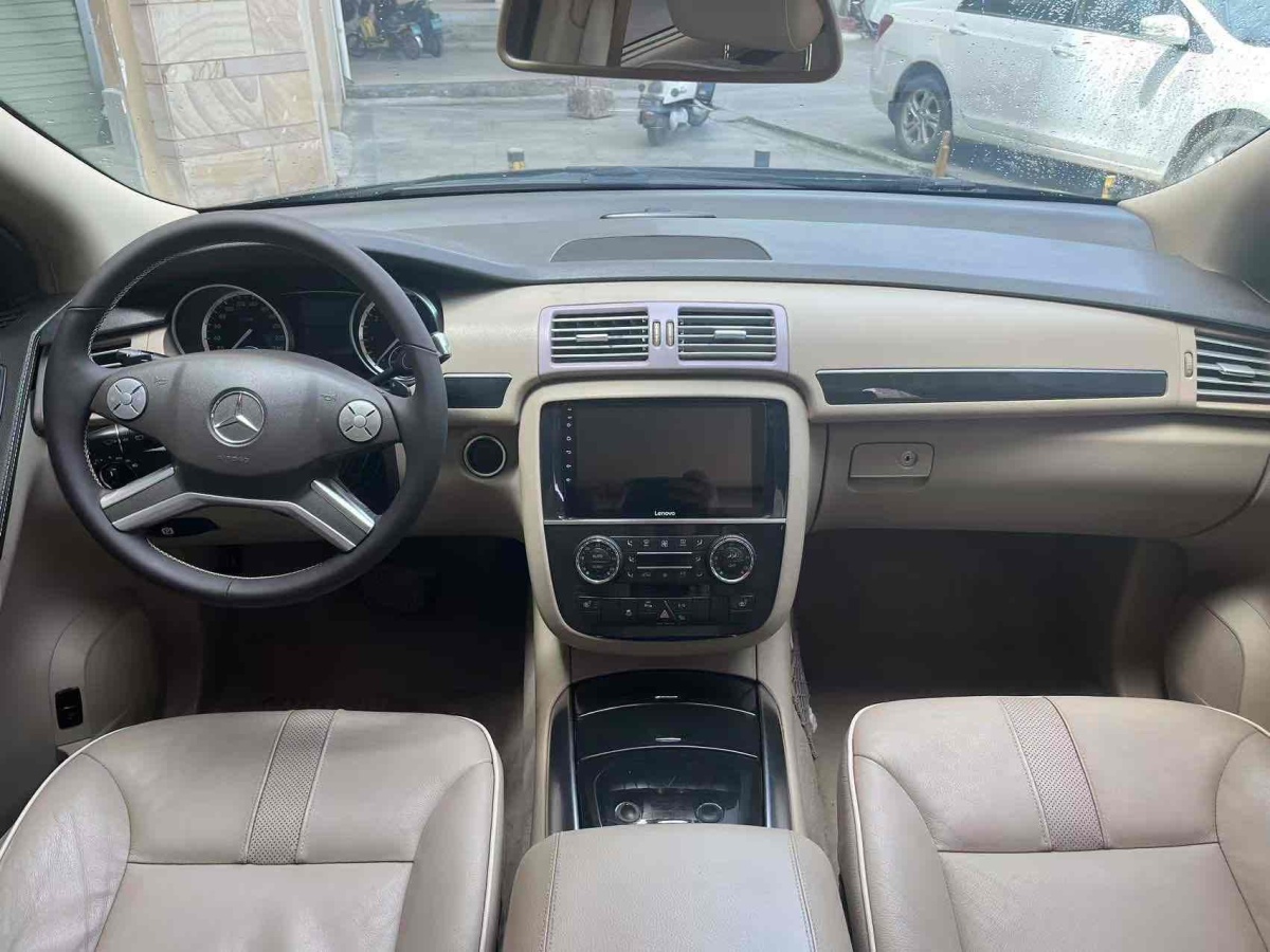 奔馳 奔馳R級  2017款 R 320 4MATIC 商務(wù)型臻藏版圖片