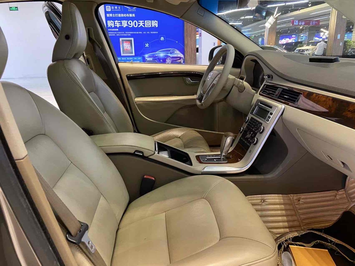 2010年3月沃爾沃 S80  2010款 S80L 2.5T 智尊版