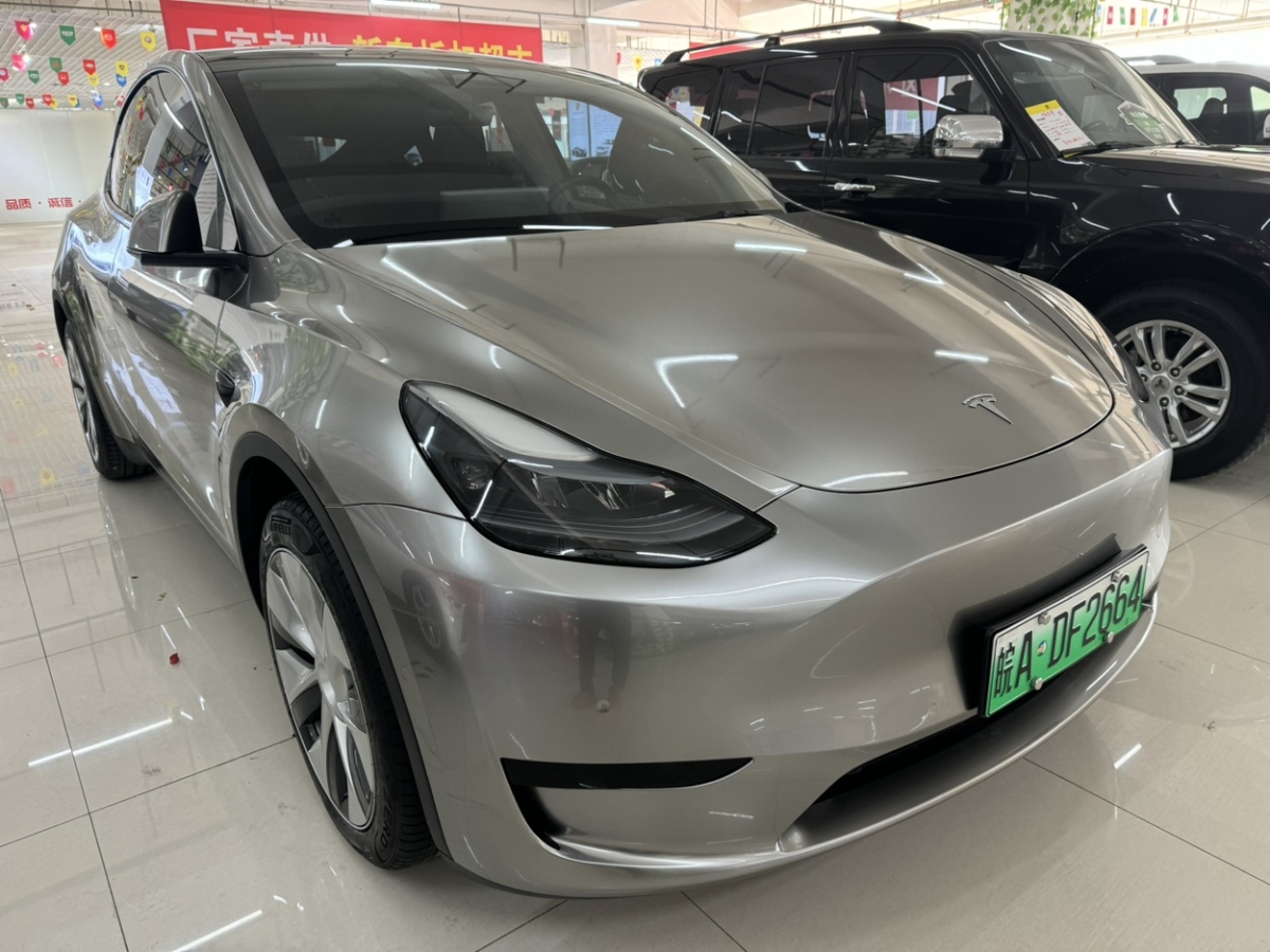 特斯拉 Model 3  2021款 改款 標(biāo)準(zhǔn)續(xù)航后驅(qū)升級版圖片