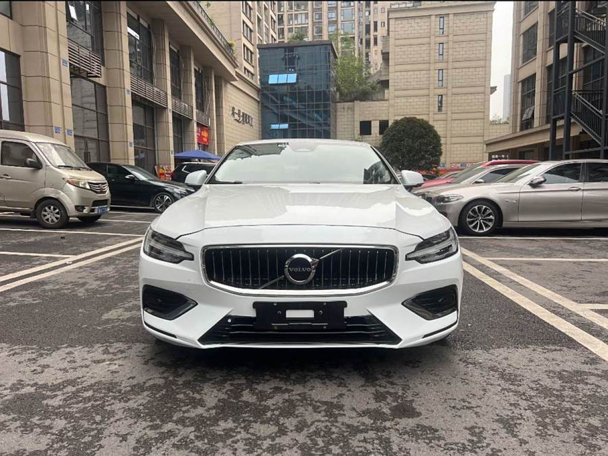 沃爾沃 S60L  2023款 B4 智逸豪華版圖片