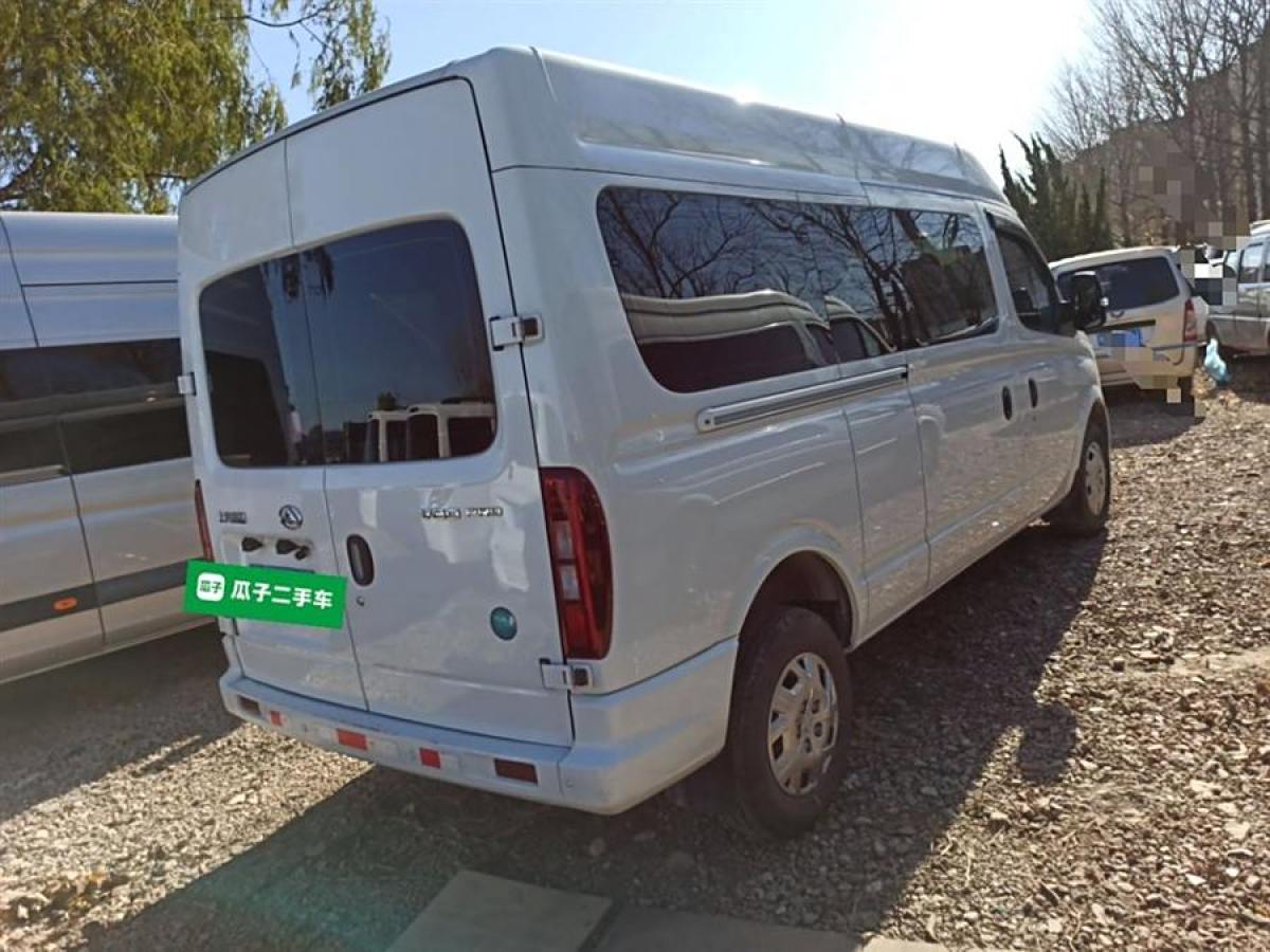 上汽大通 V80  2024款 傲運(yùn)通 6MT 長(zhǎng)軸中頂127Ps 6/7/8/9座圖片