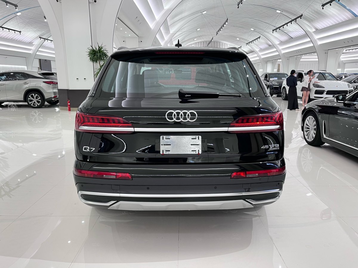 2023年1月奥迪 奥迪Q7  2023款 45 TFSI quattro S line运动型