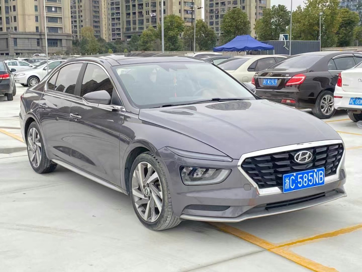 現(xiàn)代 名圖  2021款 1.8L CVT尊貴版LUX圖片