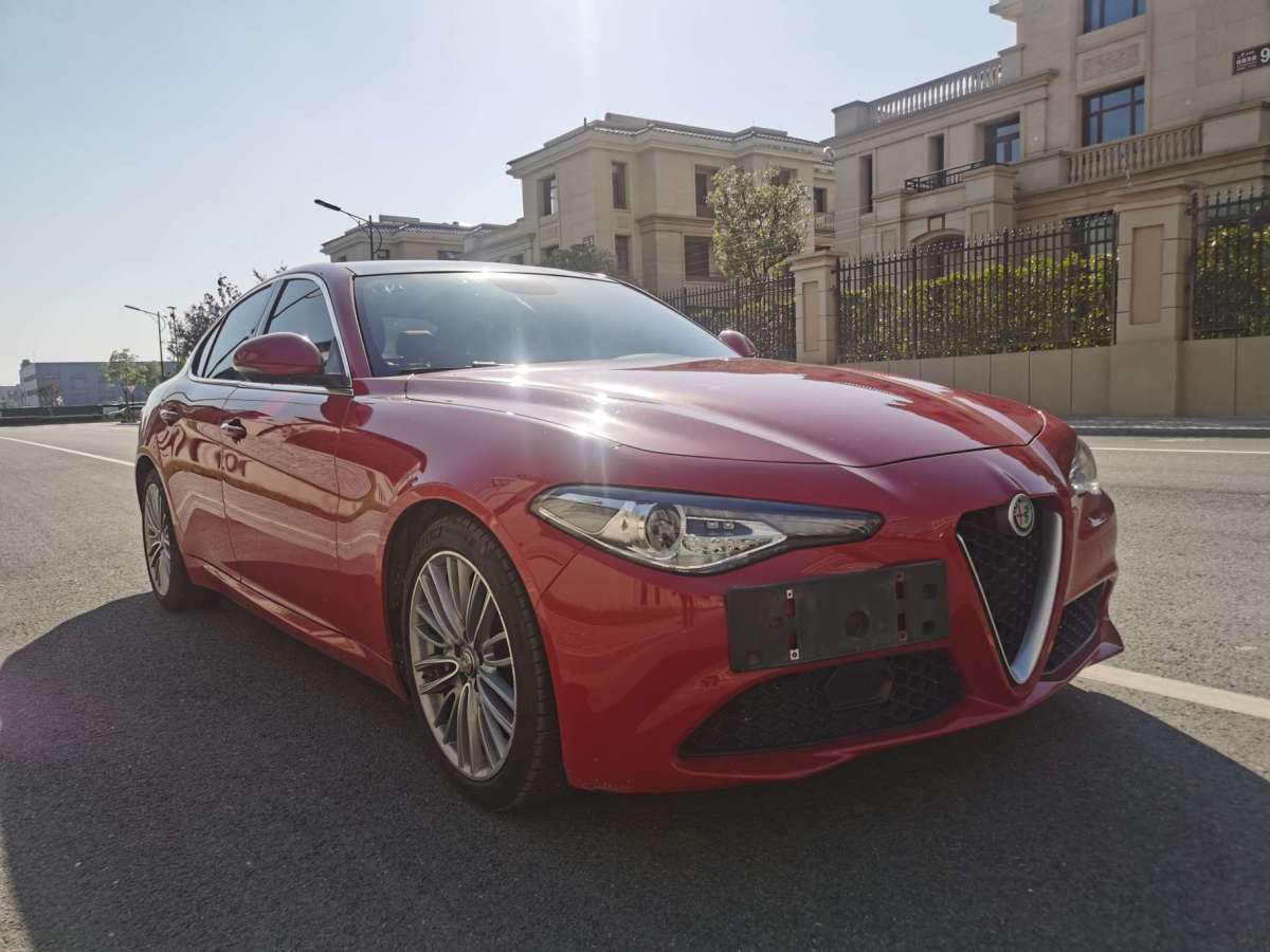 阿尔法·罗密欧 giulia  2017款 20t 280hp 豪华版图片