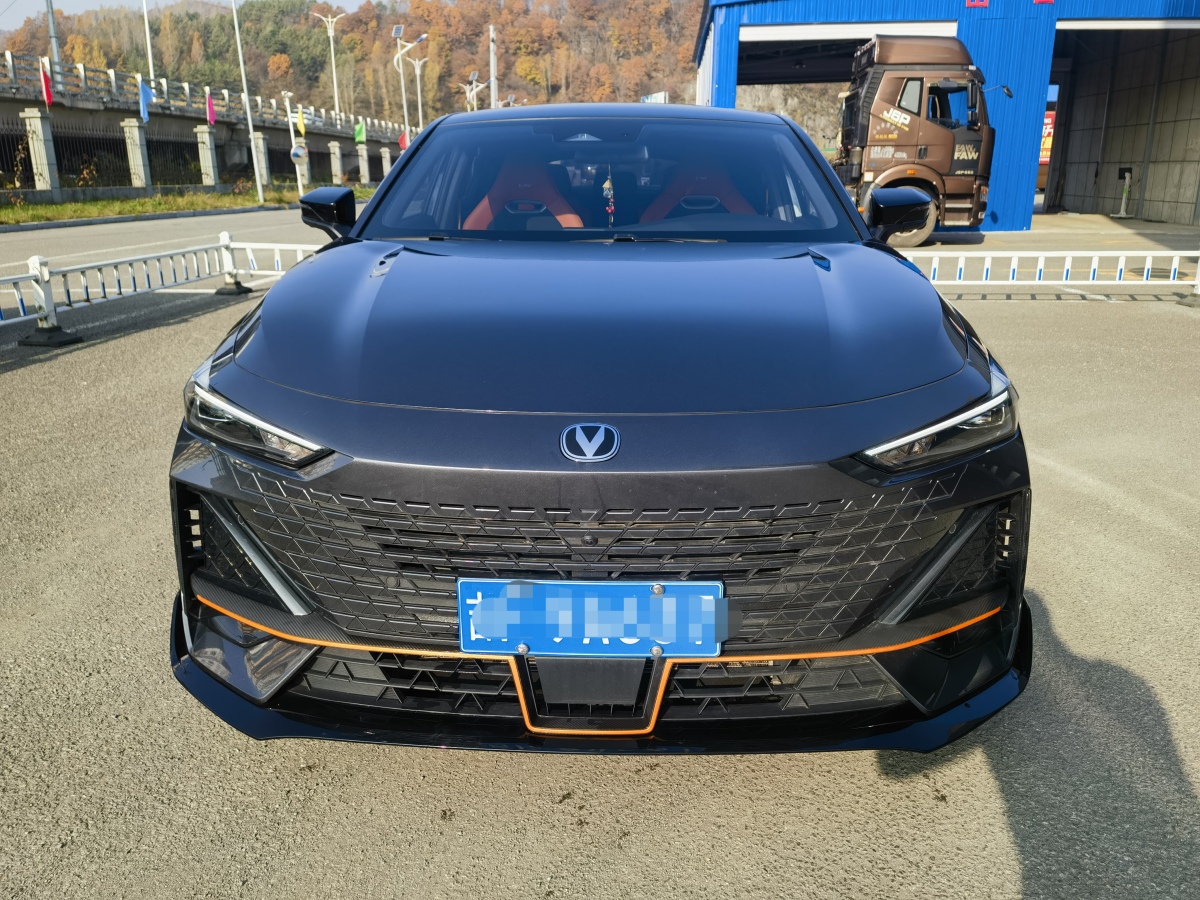 長安 長安UNI-V  2023款 1.5T 運動版圖片